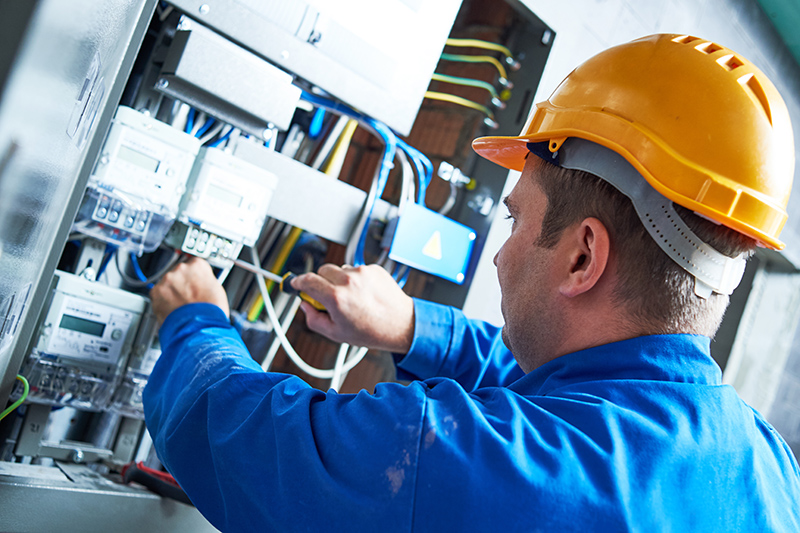 Become An Electrician in Birmingham West Midlands