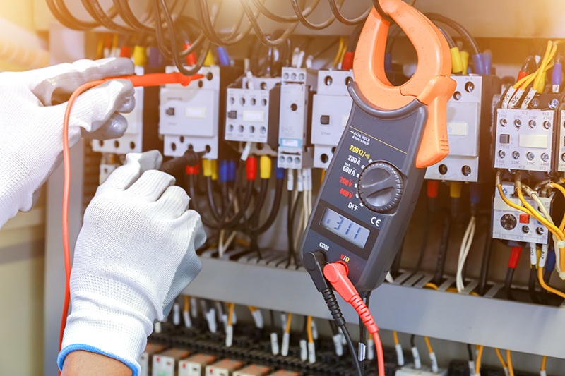 How To Become An Electrician in Birmingham West Midlands